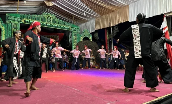 Kajian Tanah Budaya: Menyusuri Kesenian Kuda Lumping Desa Mentaraman oleh KKN FIB X FISIP 2024